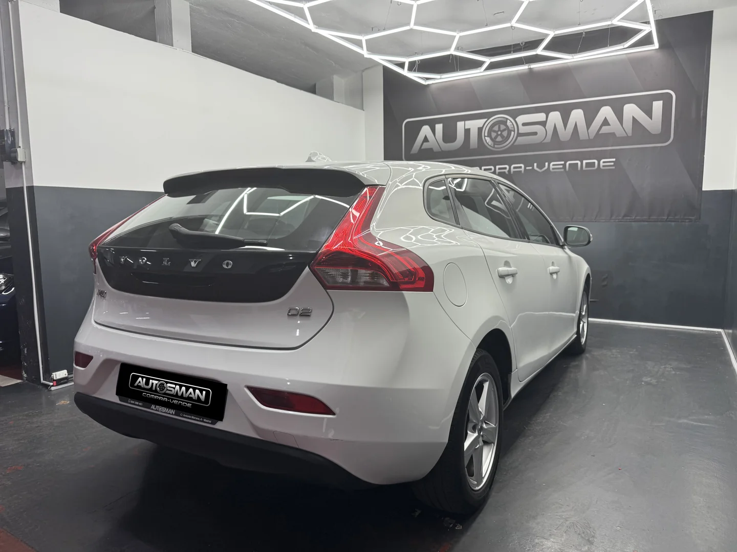 VOLVO V40  2.0 D2 Kinetic Auto 2017 Diésel Blanco - Detalle